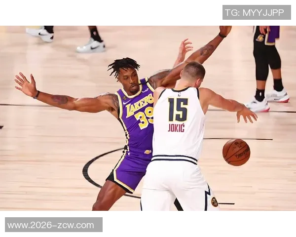 霍华德晒与佩林卡合照及39号球衣照为湖人加油展现归队决心