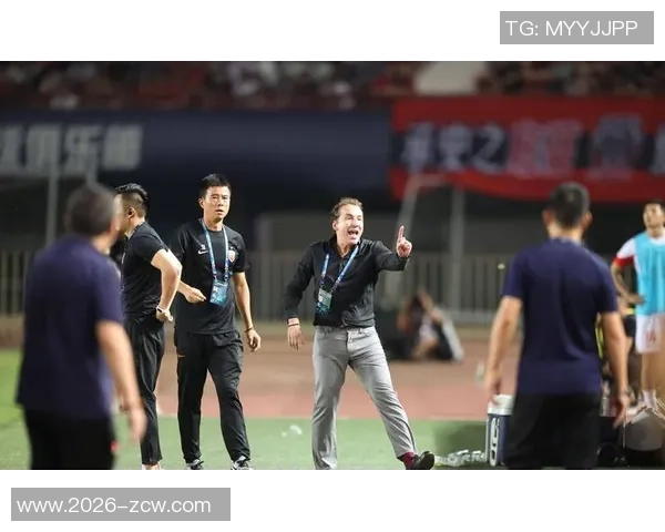 海港队结束假期重返训练全力备战中超收官战争取佳绩